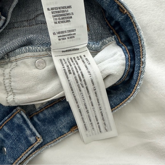 EUC Abercrombie High Rise Cutoff 90s Short - Medium Distressed Denim Wash - Picture 4 of 4